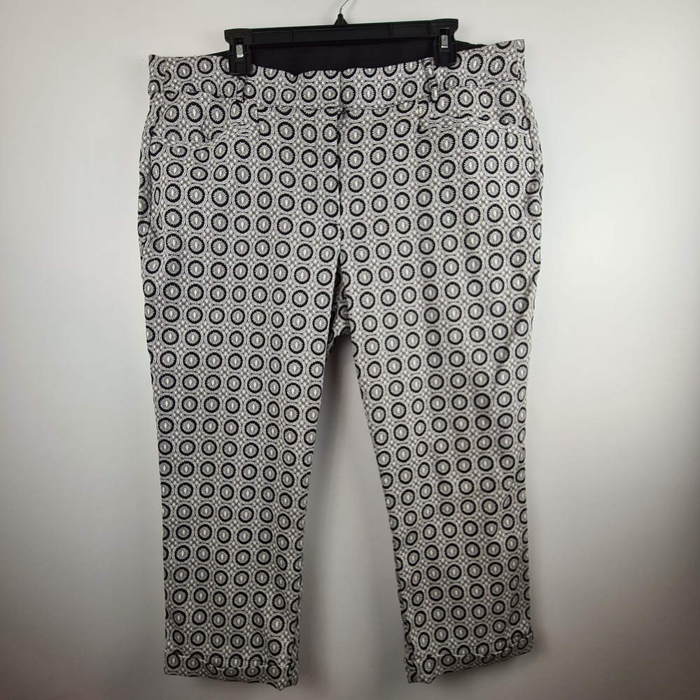 Lane Bryant Women 18 Black White Geometric Medallion Cropped Ankle Pants Stretch